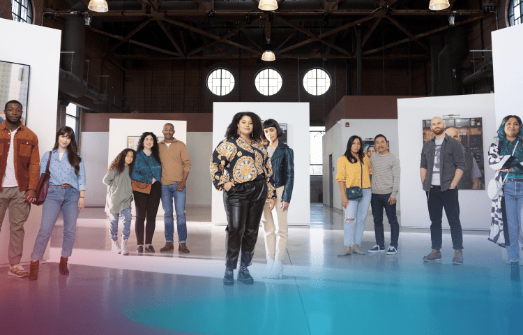 Actor Portrayal: Groups of people standing in an art gallery